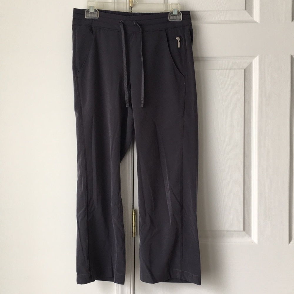 Petite gray scrub pants